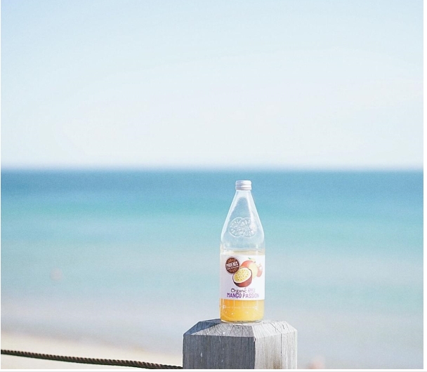 我荒芜了整个青春，只为等你，阳光照进你我眼里心里