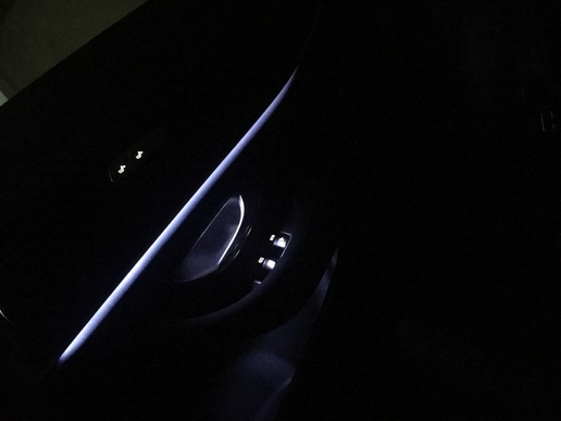 原来你是这样的奔驰E200L！一个靠谱女司机的野蛮选车体验