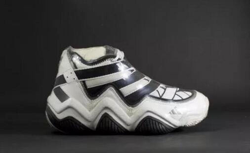 科比真正意义上的第一双耐克鞋,盘点科比的每一双球鞋