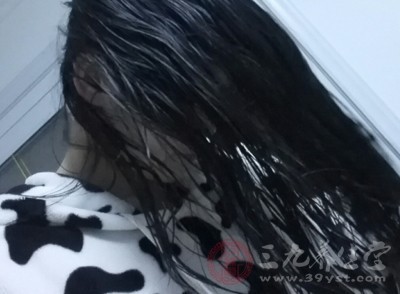 如何有效去除头皮头屑,头皮屑怎么彻底去除简单方法