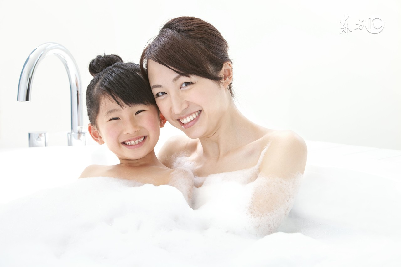 儿童问男女身体区别该怎么回答,孩子问妈妈身体问题