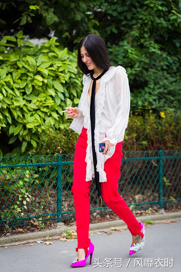 上世纪90年代的经典——脚蹬裤!今季又流行了,你敢穿吗?