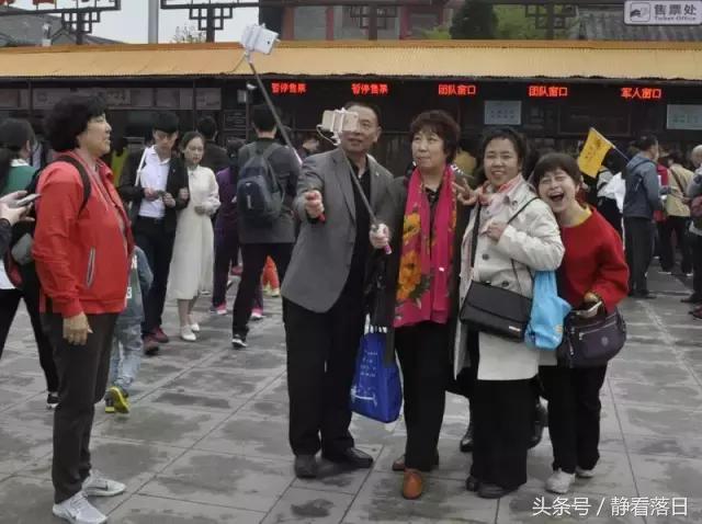 开怀一笑无忌惮,老怪小妖真齐全(红叶网老友聚会图文综合)