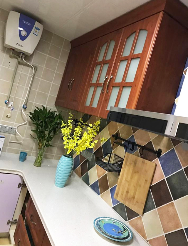 澶翠竴娆¤鍘ㄦ埧瑁呬袱涓棬,鍎跨鎴胯姗辨煖