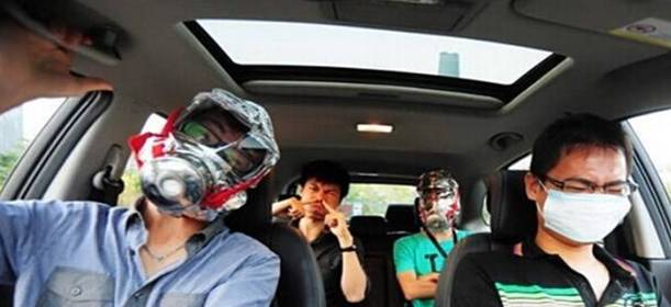 臭脚可以用盐水泡脚吗,臭脚用盐有用吗