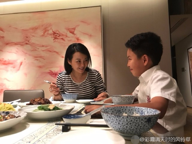 王中磊老婆为儿子庆生,王中磊18岁儿子近照