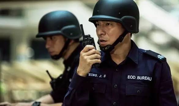 一片和气之下，拆弹专家的“爸爸们”才是五一档最大赢家