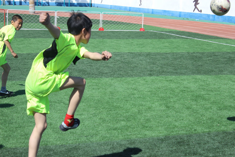 青春如火超越自我全力以赴,青春如火超越自我拔河比赛