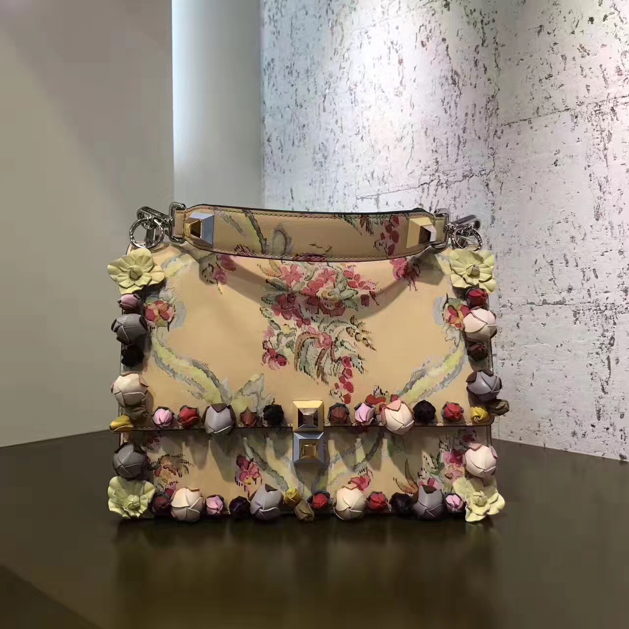 fendi包包哪一款最好看,fendi包最新款