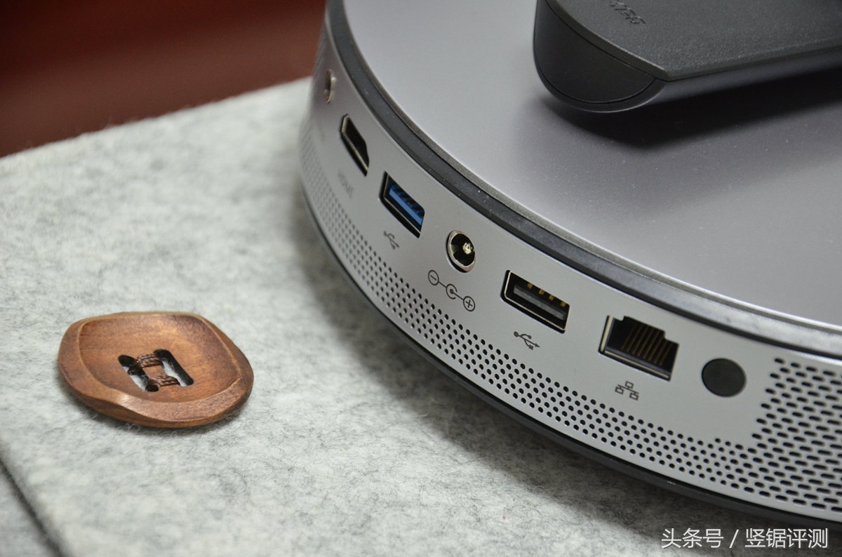 坚果c6投影流明,极米z4x和坚果c6投影哪个好