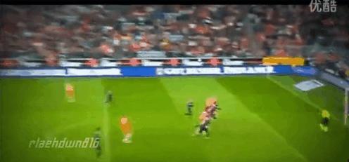 踢爆足球、单季进球上双的中卫，舍他其谁？