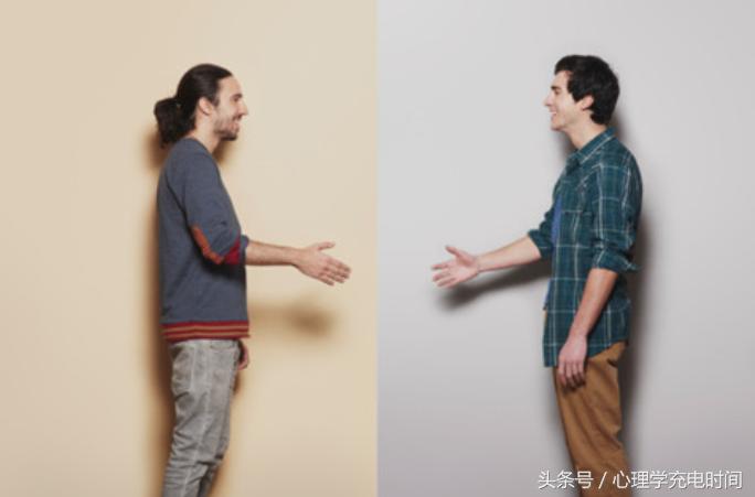 自卑到骨子里的男孩怎么克服,如何克服内心的自卑