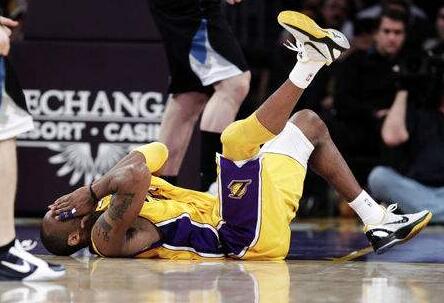 科比真正意义上的第一双耐克鞋,盘点科比的每一双球鞋