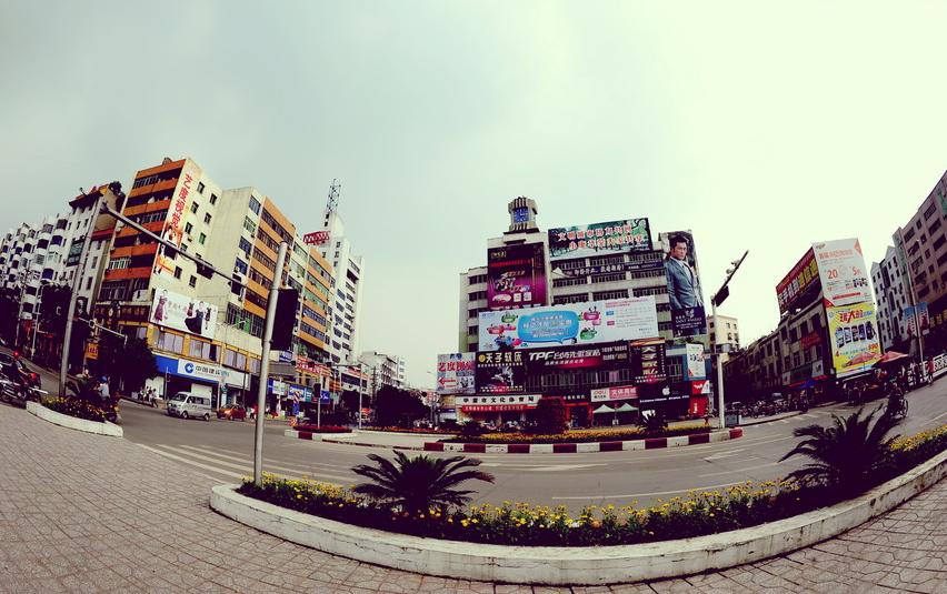 华蓥双枪老太婆雕像搬哪里,四川广安华蓥双枪老太婆图片