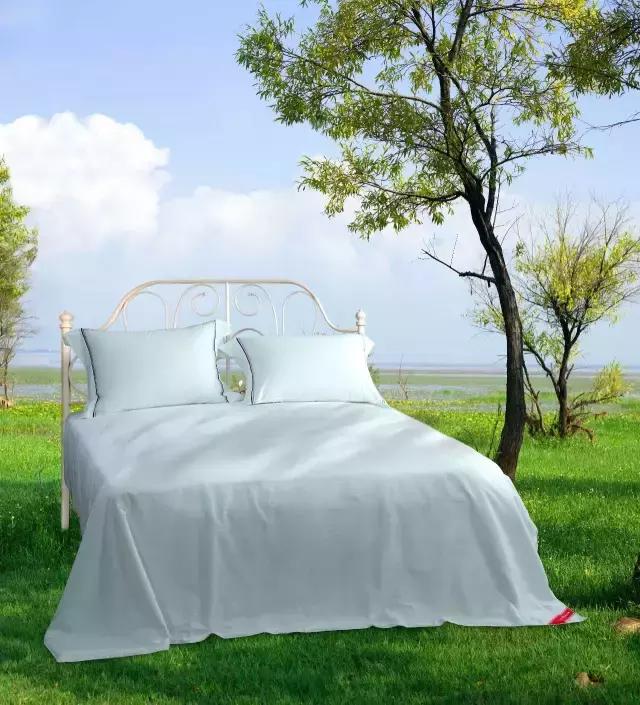 刚买蚕丝被有味道正常吗,新买的蚕丝被有气味