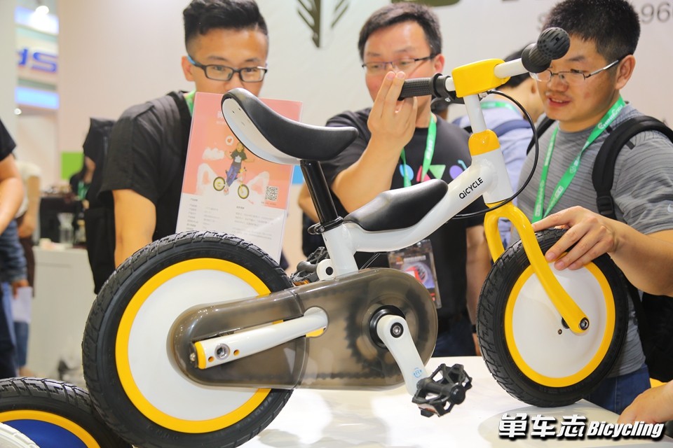 人潮爆拥——2017上海国际自行车展Dayone