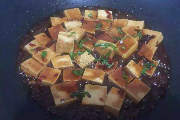 吃素就吃蛋白质丰富得豆腐，好吃到连盘子都能吃掉