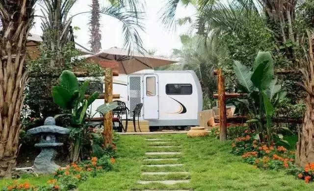 四川房车露营,川藏线上最火的房车露营基地