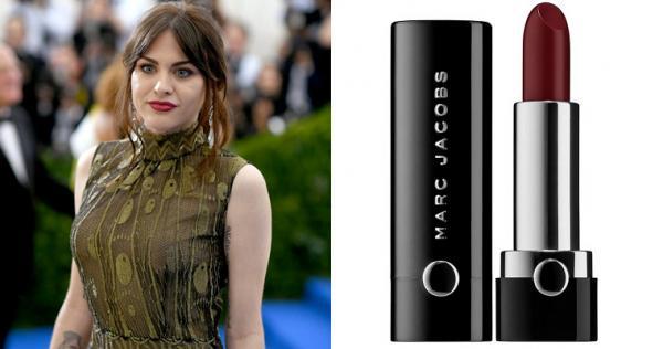 特搜2017「红毯巨星唇彩」懒人包！网友：莉莉根本是洋娃娃啊