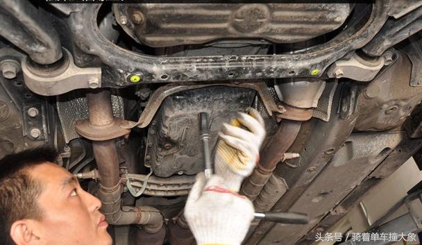 at自动变速箱换油教程,自动变速箱atf油要不要换