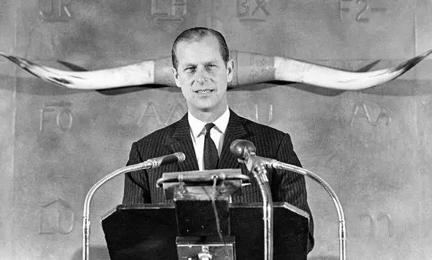 为了女王放弃王位继承权,为女人放弃王位的英国国王