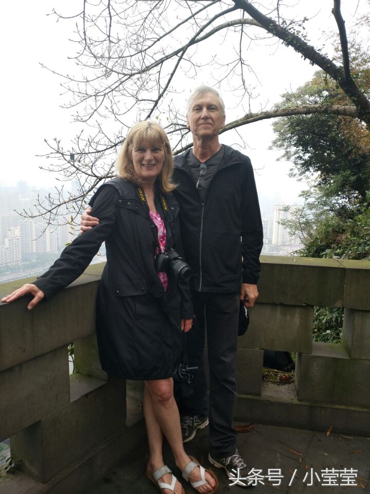 重庆龙缸景区偶遇外国人,重庆望远鹅岭公园视频