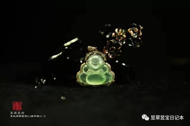 翡翠佳名世共稀,佛堂高下巧相宜