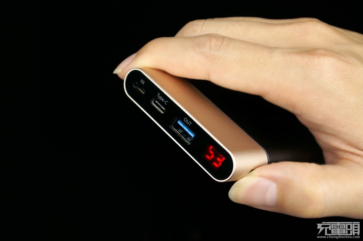台电20000毫安快充充电宝测评,台电大屏数显18w双向快充充电宝