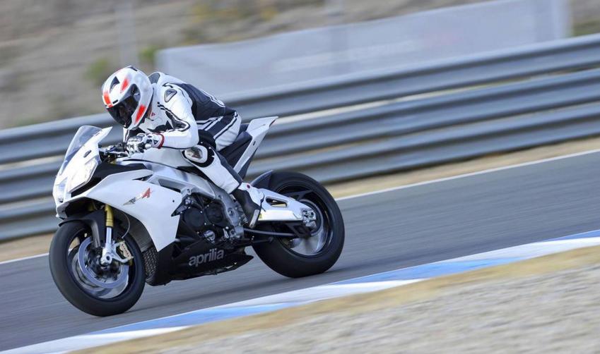 怎么把普通摩托车清洗得焕然一新,怎么让旧摩托车外壳锃亮