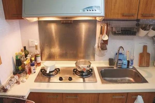 花5000改造ins风出租屋,上海一个改造出租屋loft的女孩