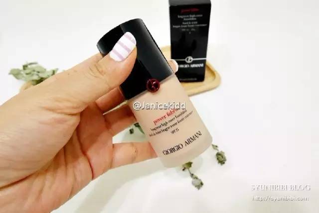 杨幂脸和手臂全涂了粉底,杨幂迪丽热巴看了都心动