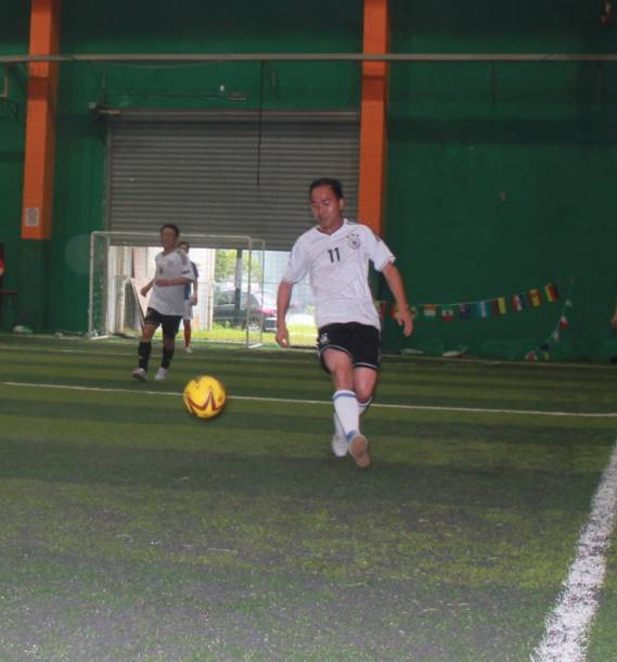 他们上演了一场杭州版实况足球，用爱搭起希望的桥梁！