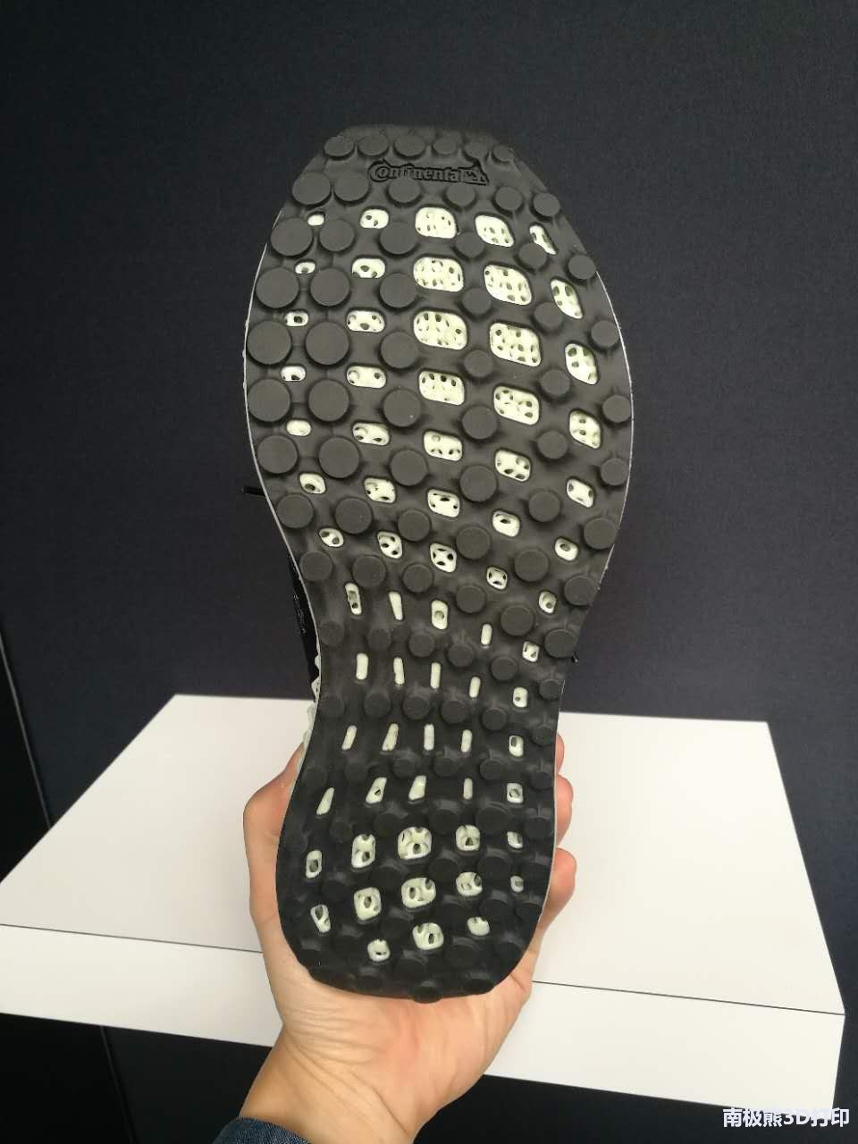 carbon3d阿迪达斯,3d打印鞋底阿迪达斯