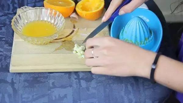 指甲从根部断裂去除断甲,指甲断裂在家自己怎么修补