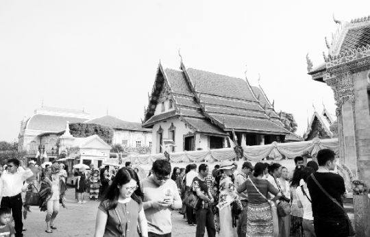 中国游客在日本疯狂购物,中国游客在日本爆买lv原因