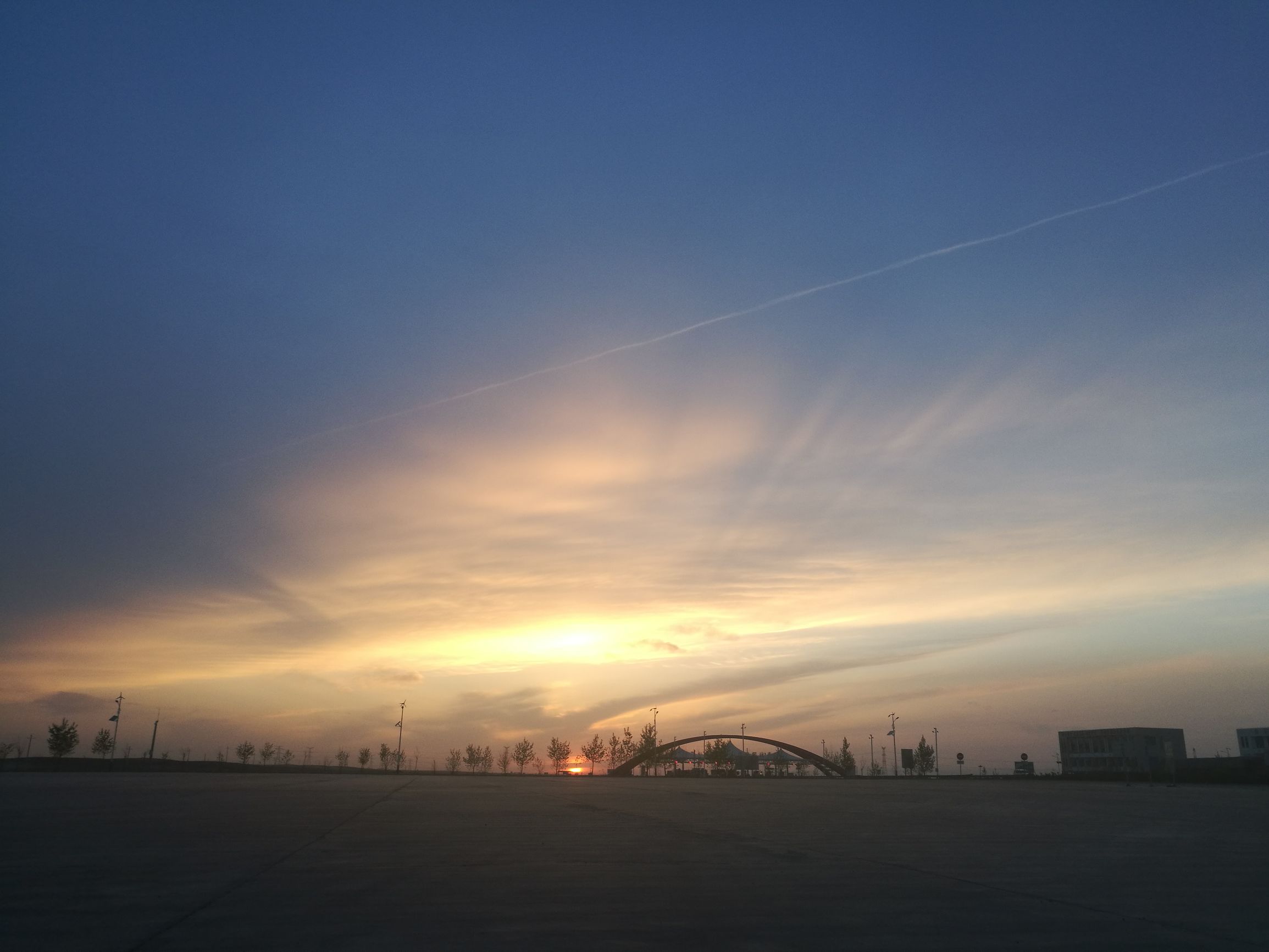 爱不爱她，都要带她库不齐沙漠暴走（图片整理）