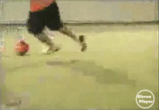 足球过人实用技巧书籍老版,足球过人技巧书本