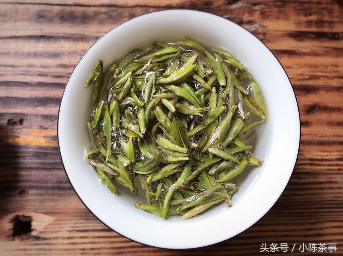 玻璃杯泡茶和陶瓷杯泡茶哪个好,白茶专用超薄玻璃杯