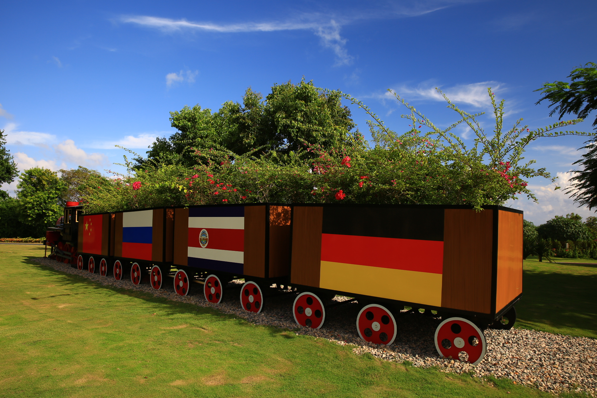 去三亚玩的旅游攻略,错峰去三亚