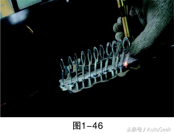 汽车发动机盖钣金凹陷修复,汽车引擎盖钣金修复视频教程