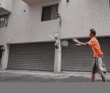 最会打羽毛球的美女,清纯美女打羽毛球准备活动视频