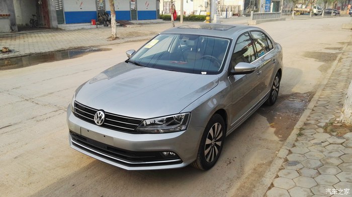 17款大众速腾豪华版驾车感受,18款速腾白色雅士银对比