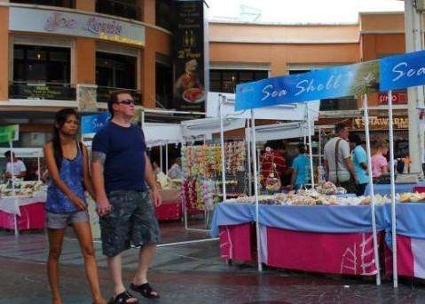 素泰见闻：泰国人妖生老病死听听当地人怎么说