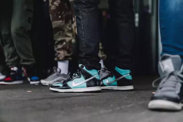 一双鞋子都买不起,一双鞋子都买不起来