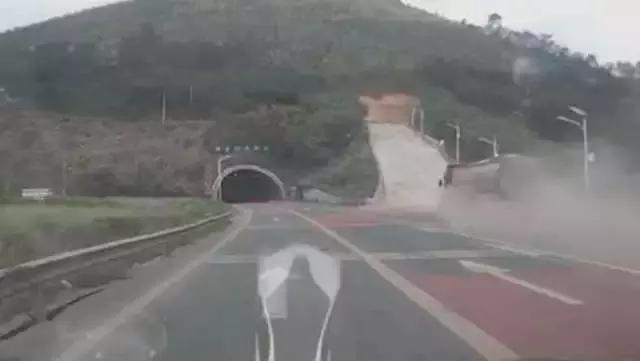 新手一个人上高速危险吗,新手开车上高速指示牌