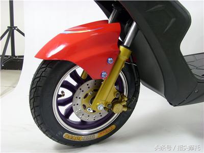 摩托车的前叉减震漏油怎么维修,摩托车前叉漏油解决方法
