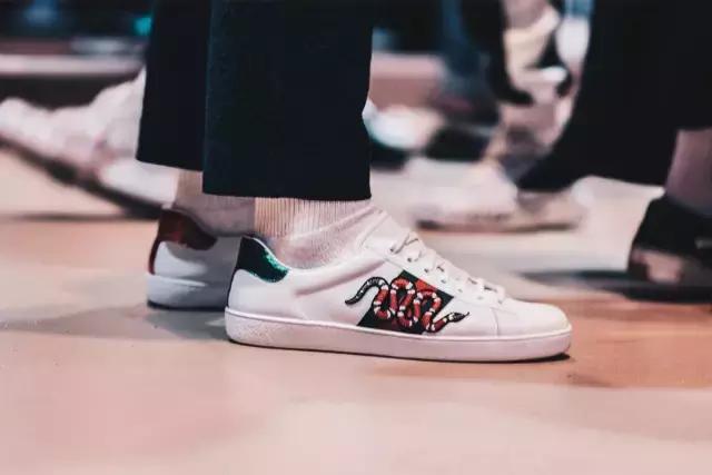 一双鞋子都买不起,一双鞋子都买不起来