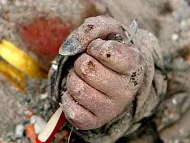 汶川地震十年的感人故事,记者哽咽报道汶川事件