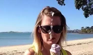 各种各样的冰淇淋怎么吃,吃冰淇淋的样子