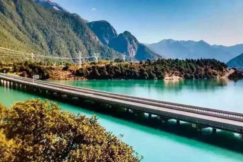 拉林高速与318国道区别,318最美拉林高速